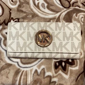 Michael Kors Wallet NWOT